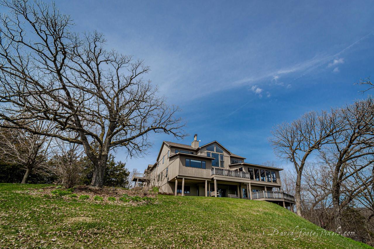 4 Lakeview Ct., Galena, IL 61036