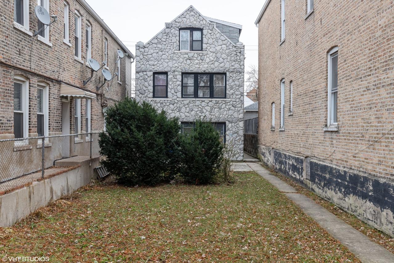 2427 S Albany Ave., Chicago, IL 60623