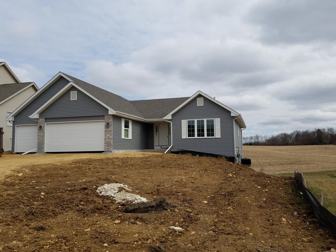 1565 Brentwood Dr., Byron, IL 61010