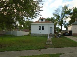 162 E 3rd St., Depue, IL 61322