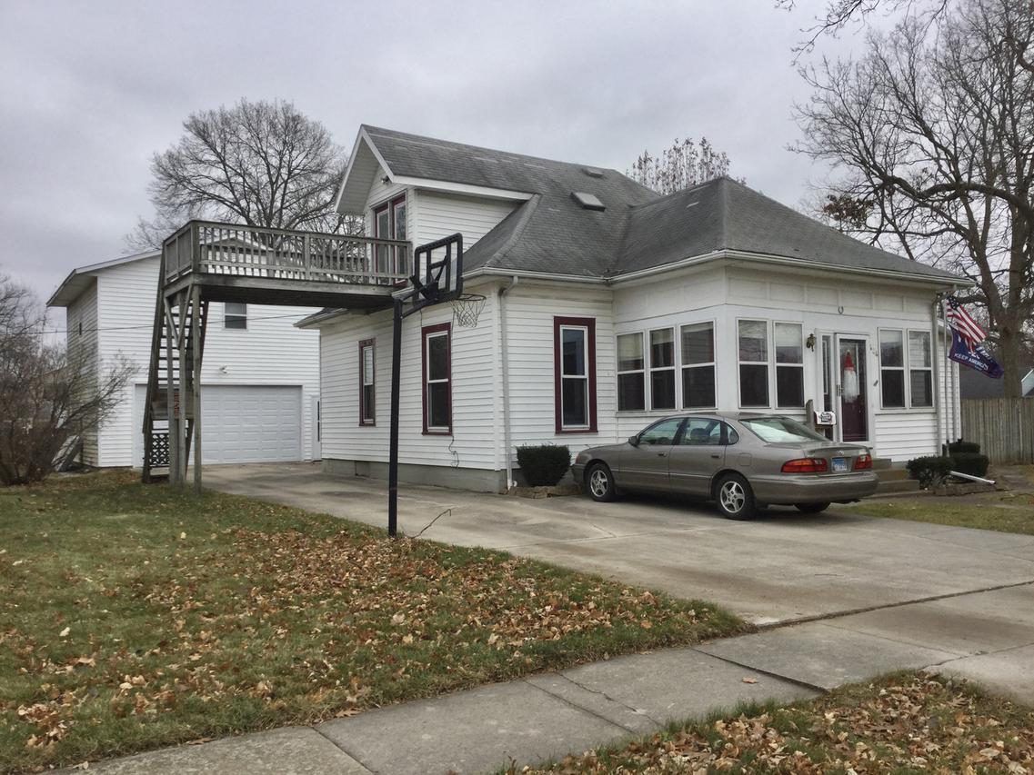424 S Pine St., Arthur, IL 61911