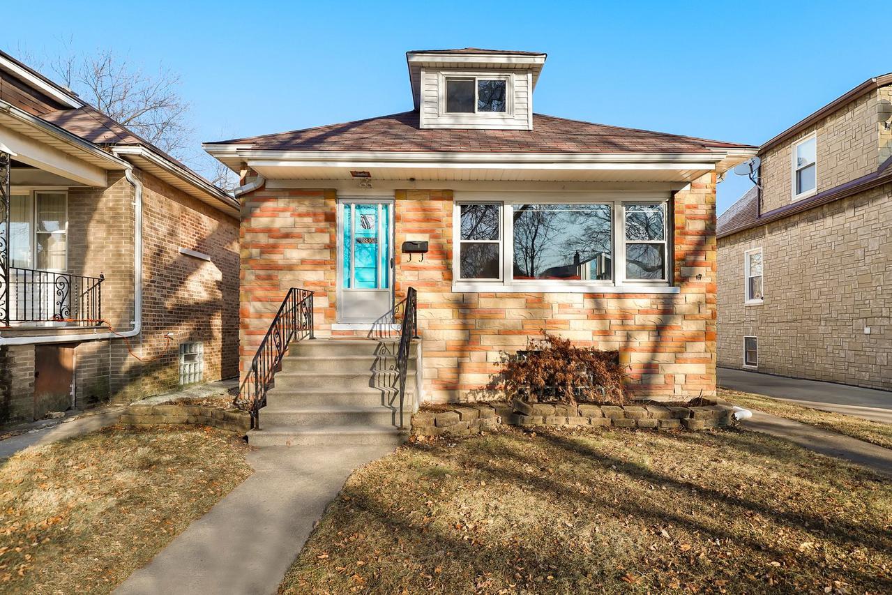 5836 W Waveland Ave., Chicago, IL 60634