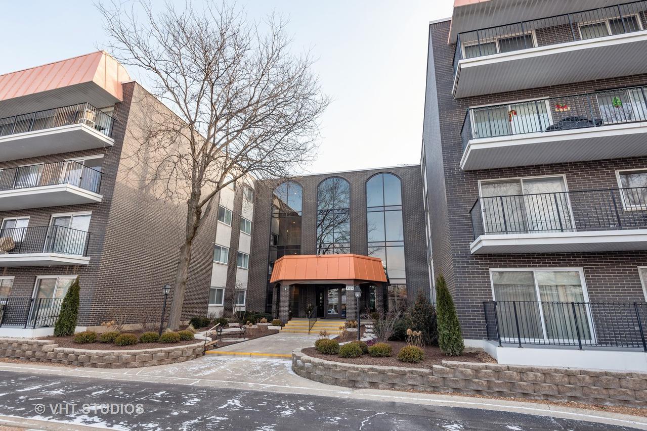 9529 Bronx Ave. #112, Skokie, IL 60077