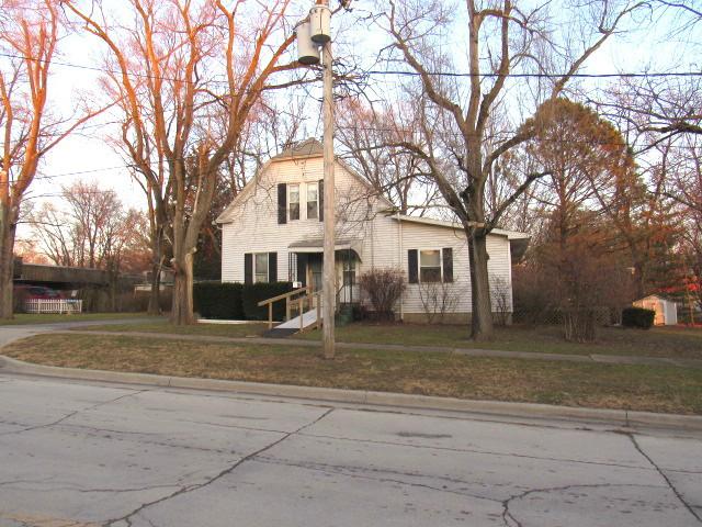 616 S Madison St., Clinton, IL 61727