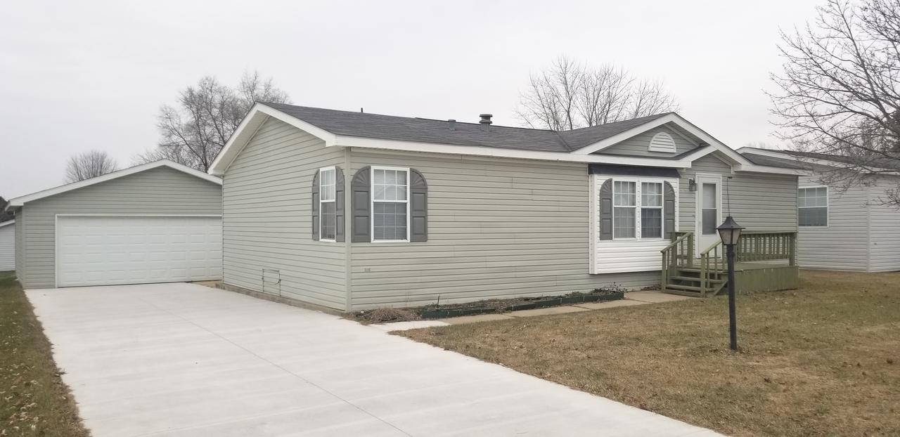 5490 Ebonywood Ln., Roscoe, IL 61073