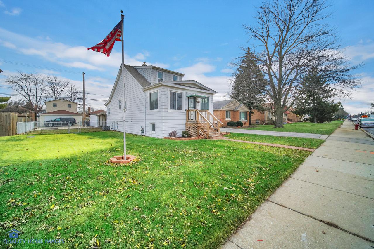 10521 S Kedzie Ave., Chicago, IL 60655