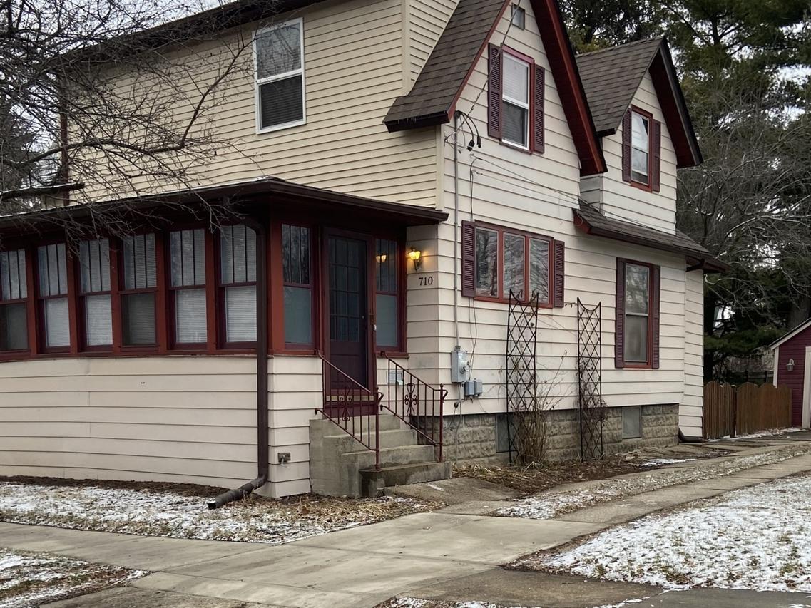 710 N 5th St., Dekalb, IL 60115