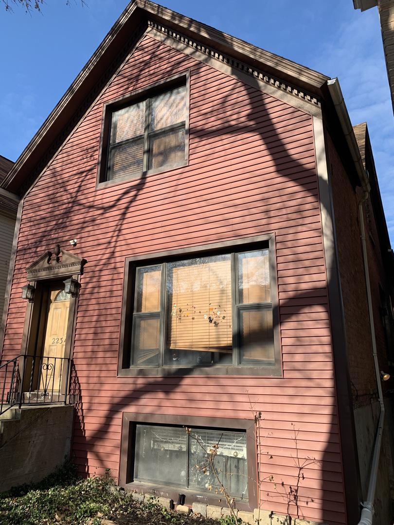 2234 W Barry Ave., Chicago, IL 60618