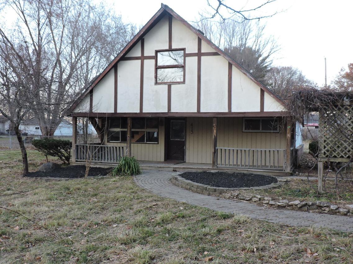413 W Lake Blvd., Danville, IL 61832