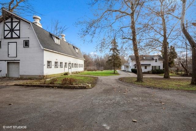 104 W County Line Rd., Barrington Hills, IL 60010