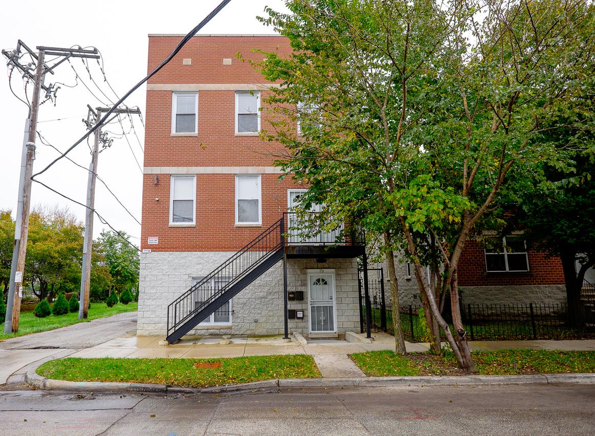 15 S Hoyne Ave., Chicago, IL 60612