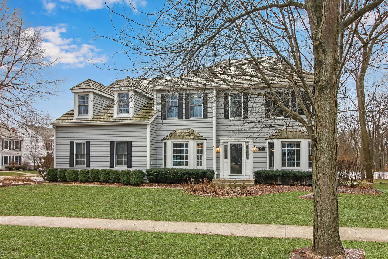 4301 Longmeadow Dr., Gurnee, IL 60031