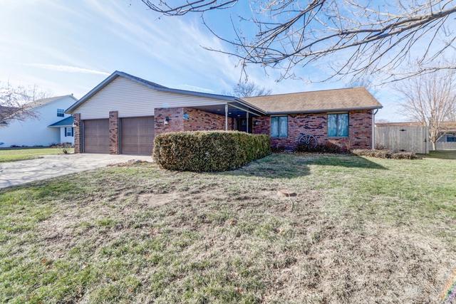 603 Rosewood, St. Joseph, IL 61873