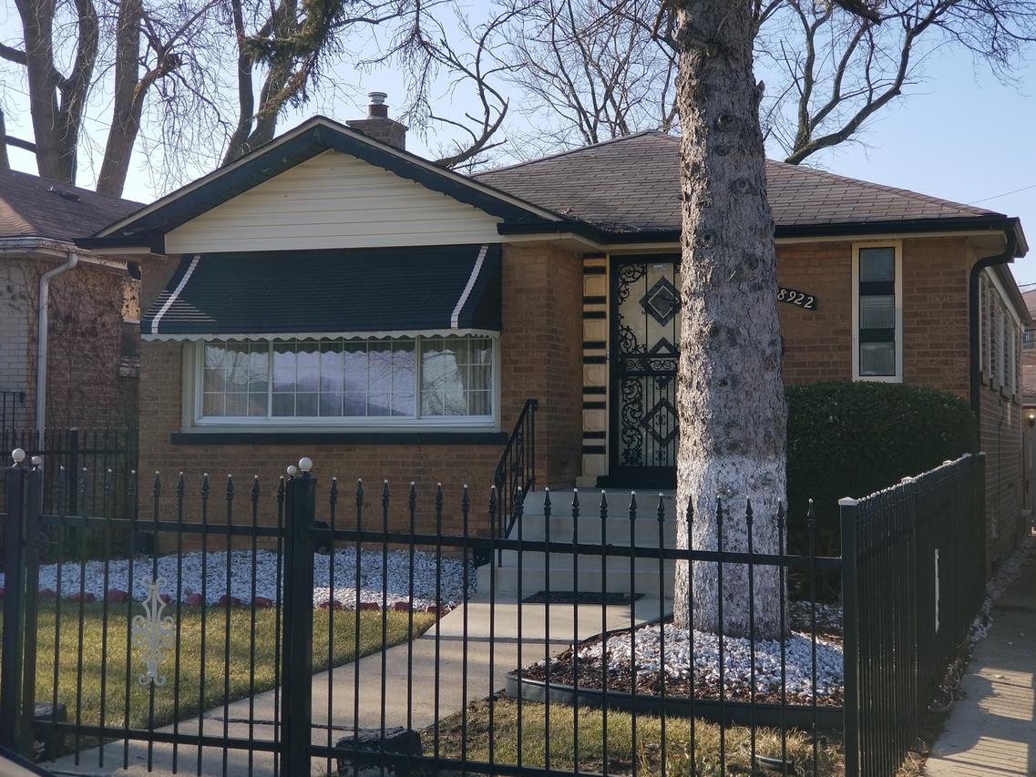 8922 S Paulina St., Chicago, IL 60620