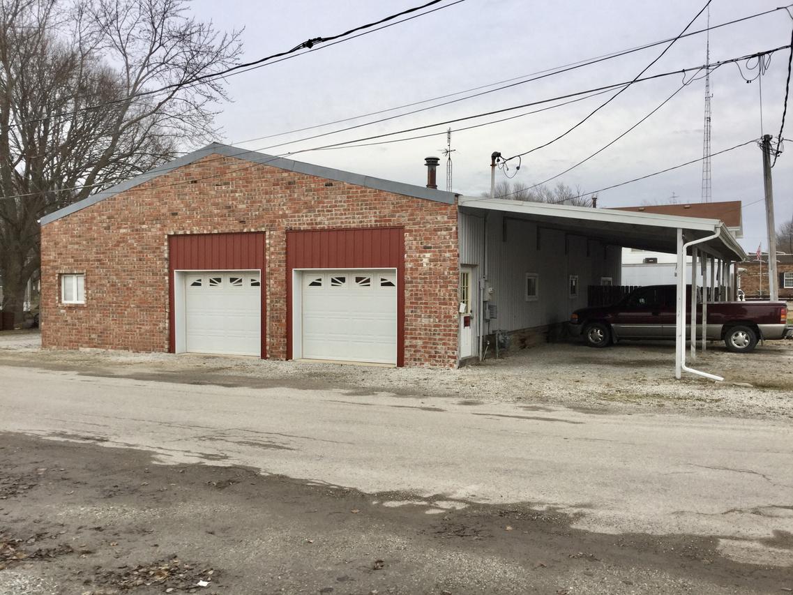 118 N Water St., Arcola, IL 61910