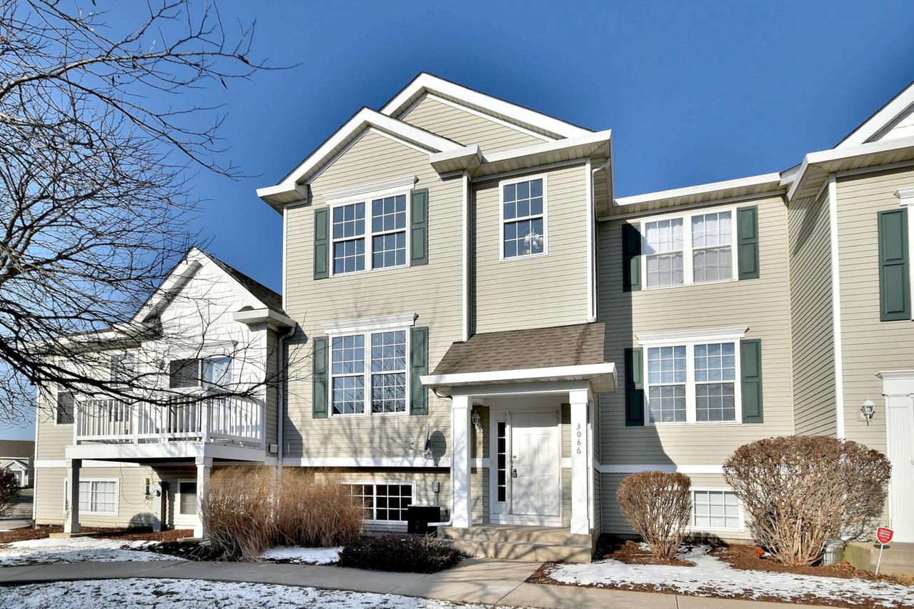 3066 Woodside Dr., Joliet, IL 60431