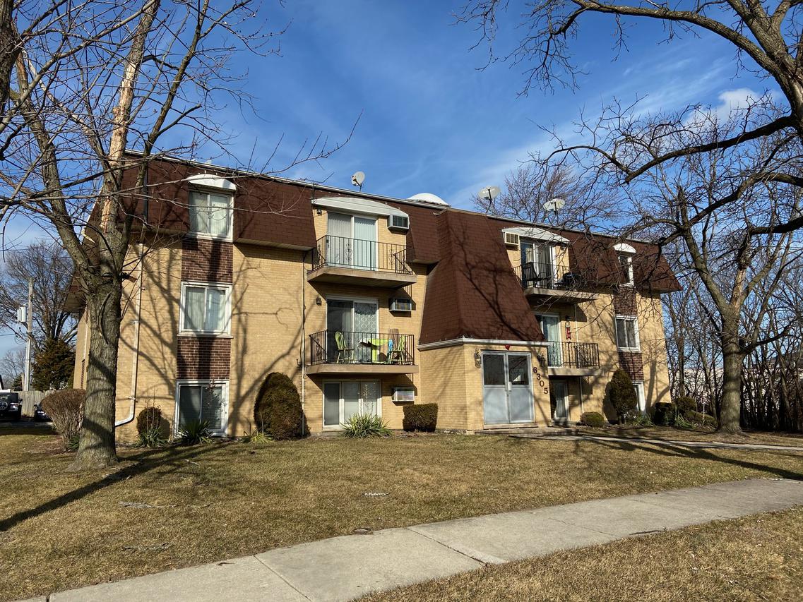 6305 Joliet Rd. #11, Countryside, IL 60525