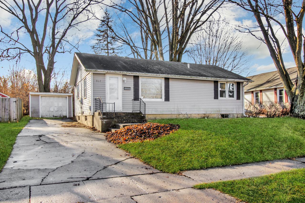 937 W Cleveland St., Freeport, IL 61032