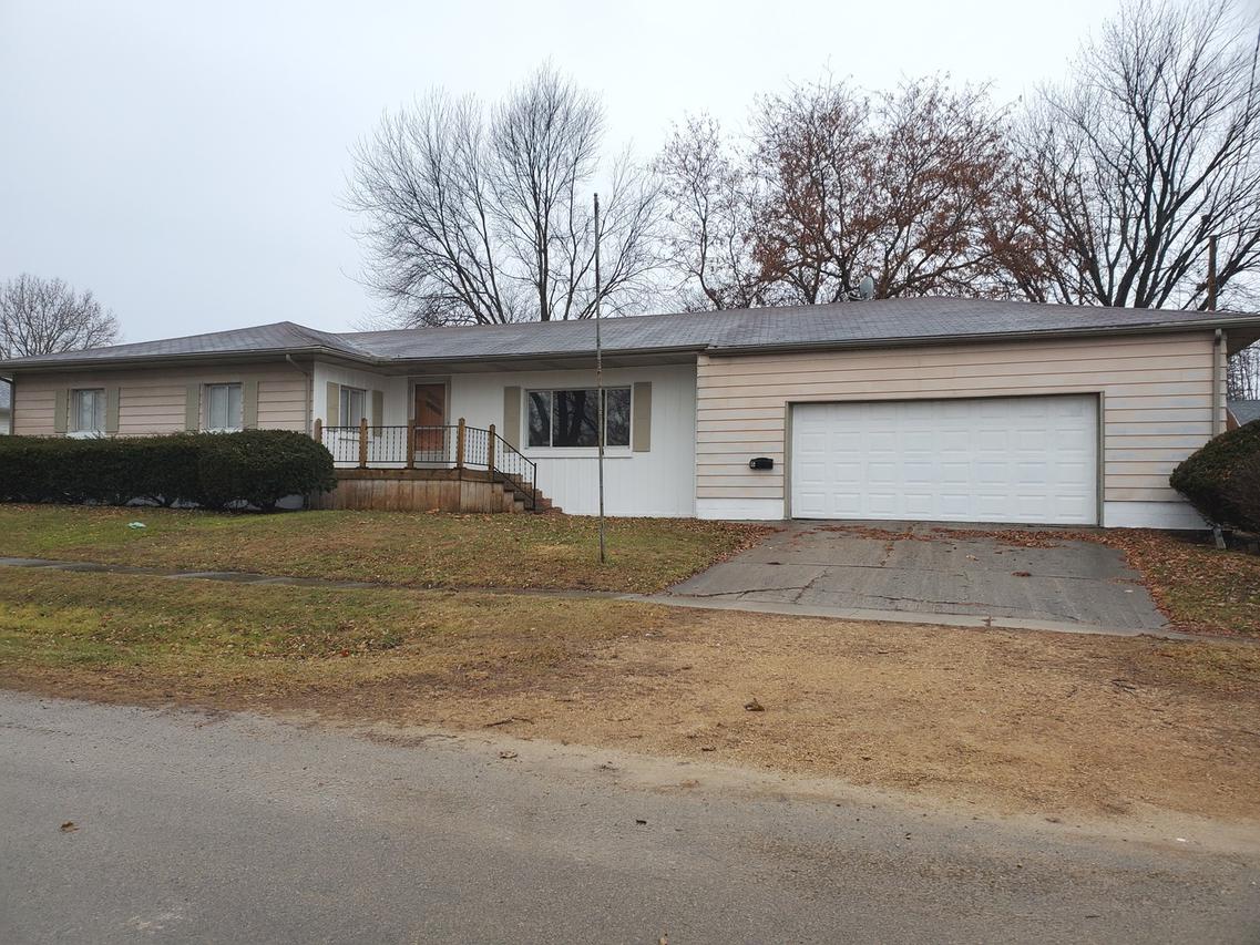 6 S Stroble Ave., Amboy, IL 61310