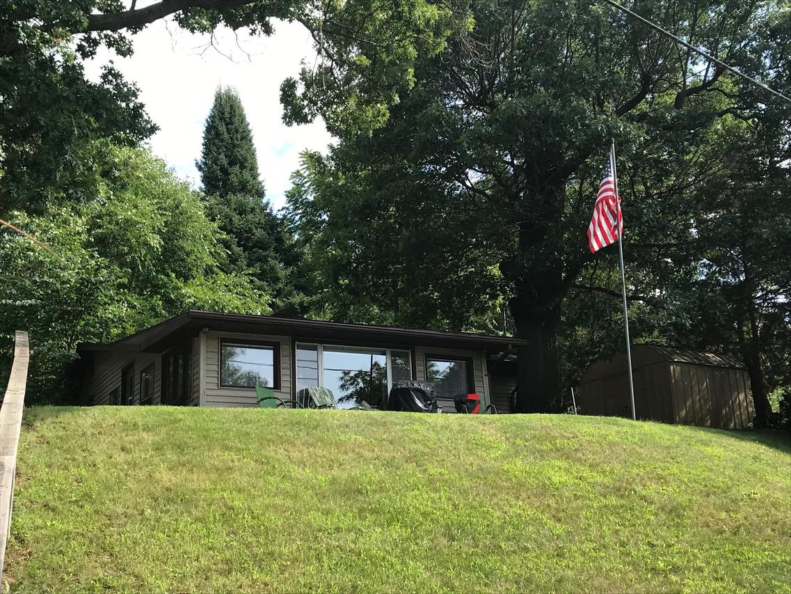 38 Browns Beach Rd., Rock Falls, IL 61071