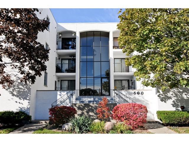 500 Lake View Ave. #2A, Highwood, IL 60040