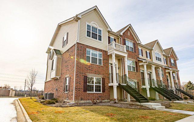 667 Hickory St., Mundelein, IL 60060