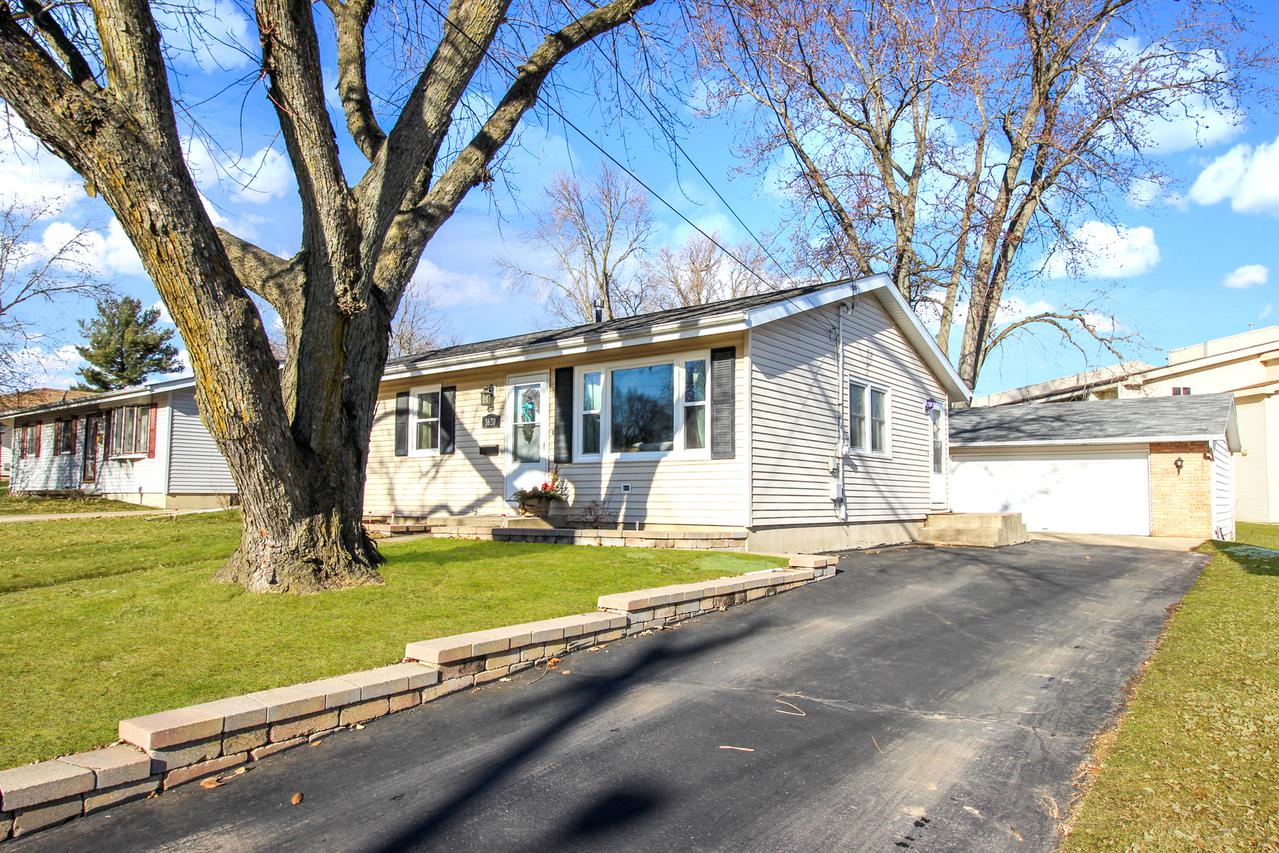 1620 W Laurel St., Freeport, IL 61032