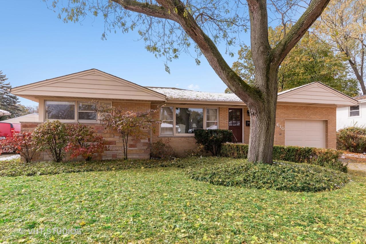 610 N Wilshire Ln., Arlington Heights, IL 60004