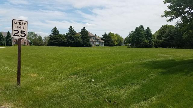 36 River Ridge Dr., Sleepy Hollow, IL 60118
