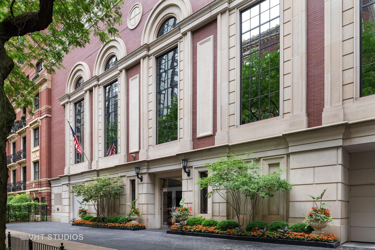 1122 N Dearborn St. #8E, Chicago, IL 60610