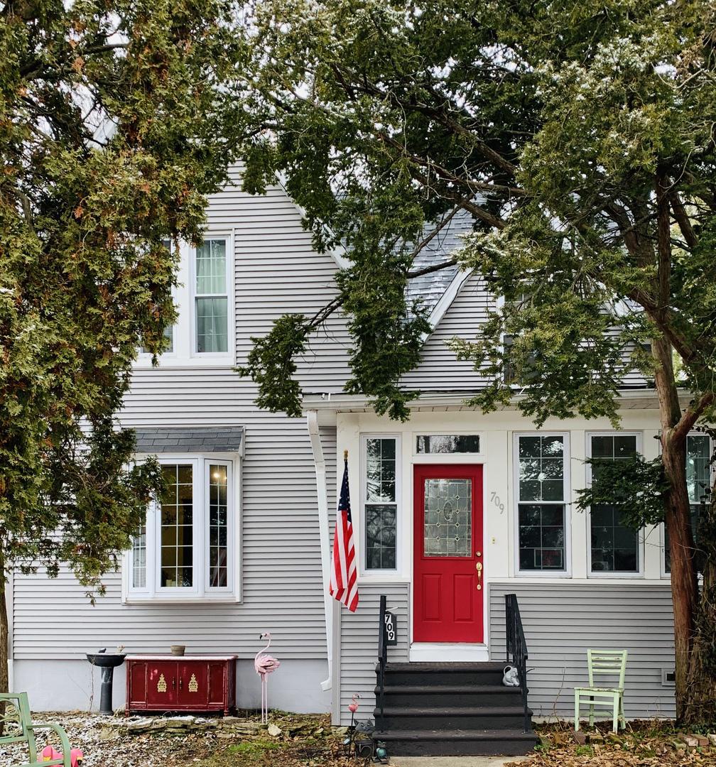 709 S 4th St., Dekalb, IL 60115