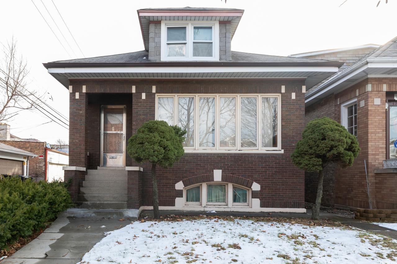 5215 W Schubert Ave., Chicago, IL 60639