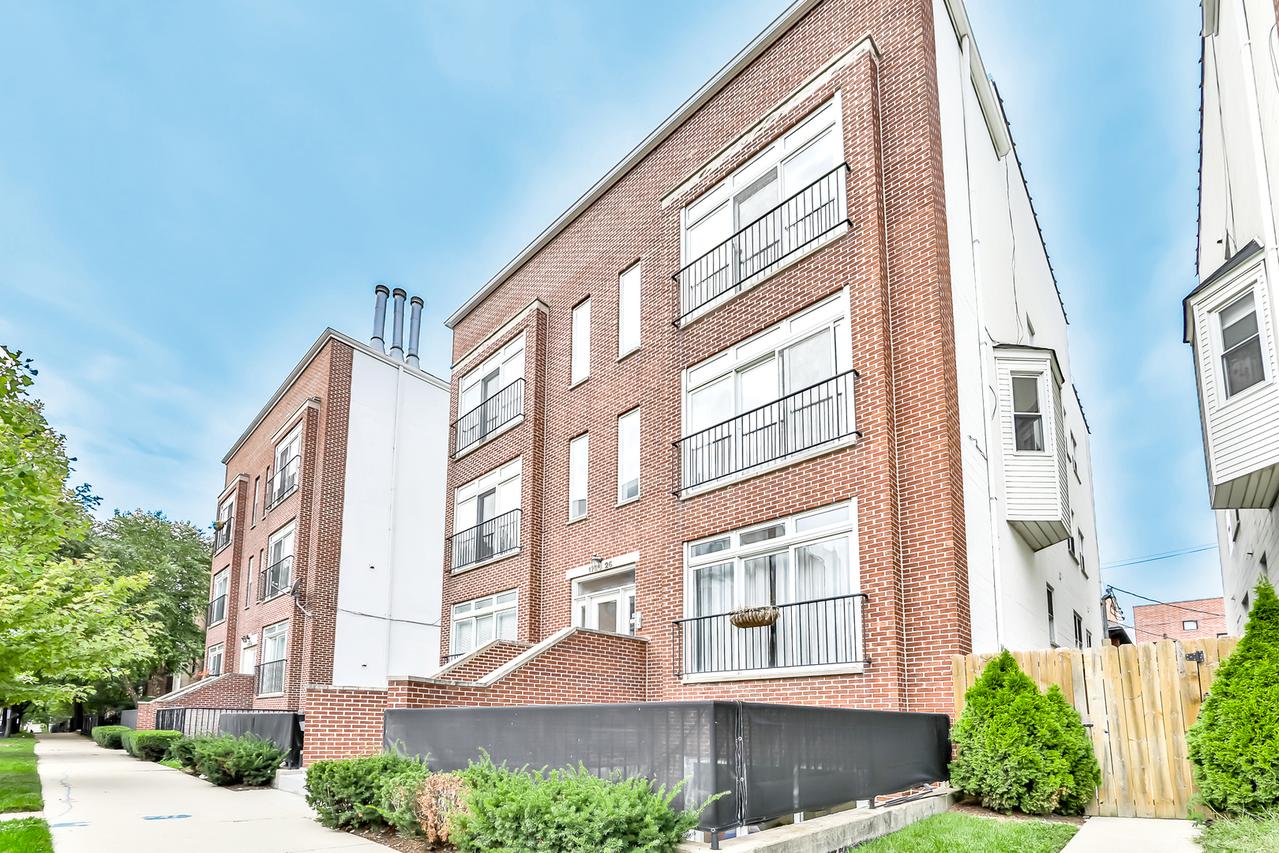 1726 W Diversey Pkwy. #2E, Chicago, IL 60614