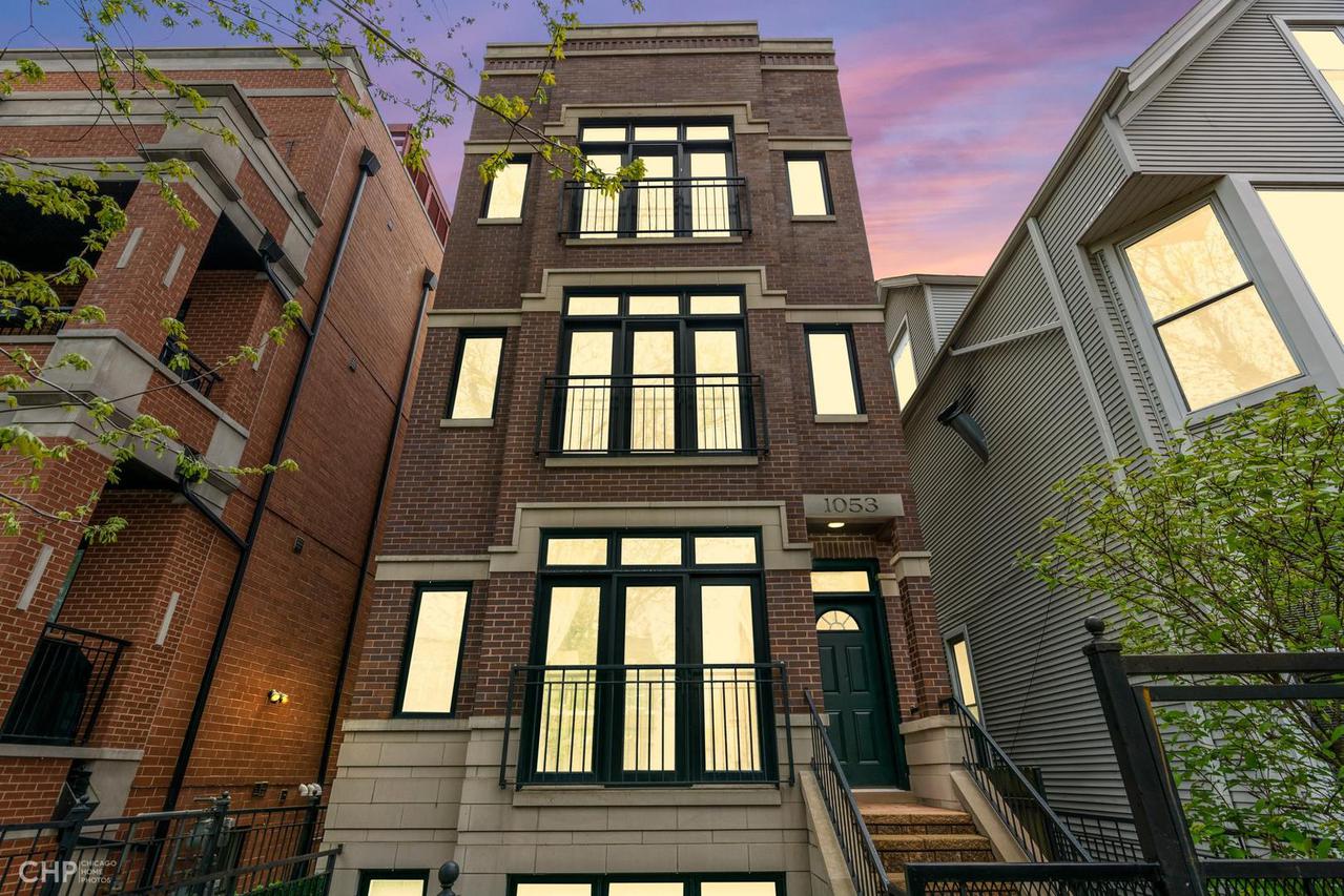 1053 W Cornelia Ave. #1, Chicago, IL 60657