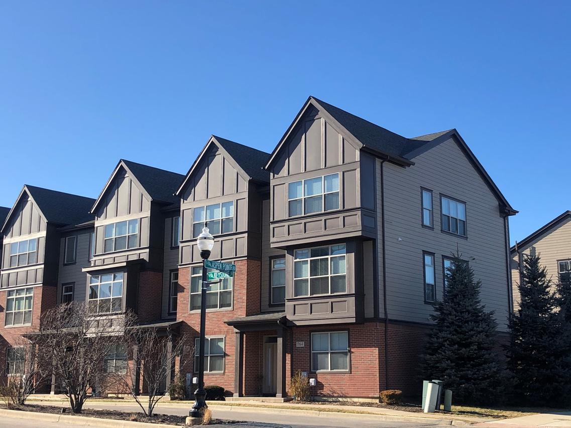 764 Keystone Ln., Vernon Hills, IL 60061