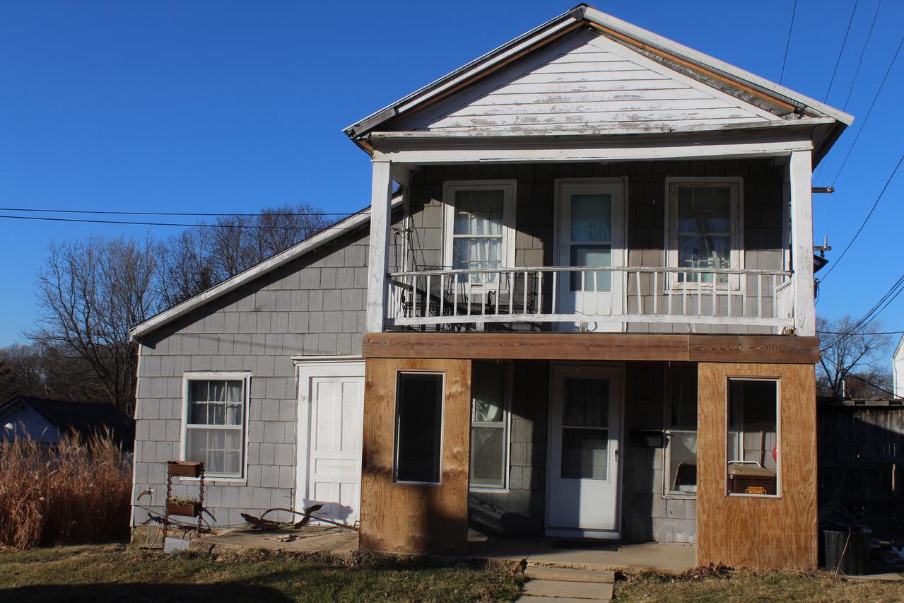 306 N Carroll St., Mount Carroll, IL 61053