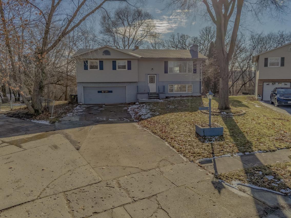 1821 Middlebury Rd., Freeport, IL 61032