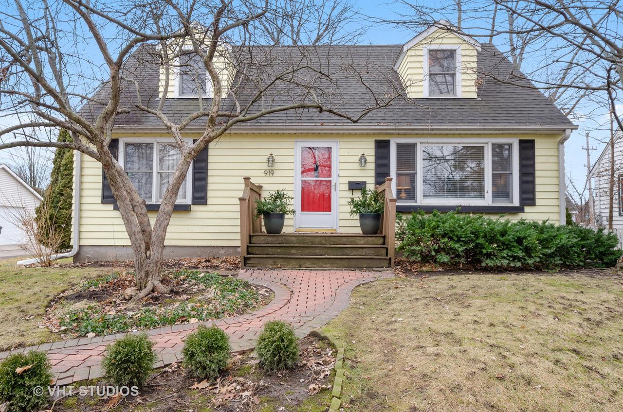 919 Gregory Ave., Wilmette, IL 60091