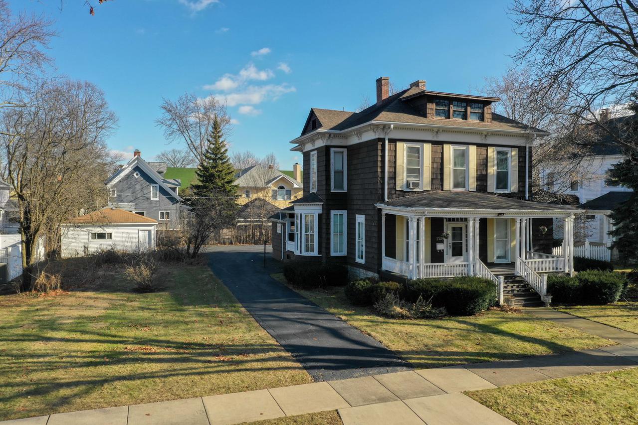 129 S Kensington Ave., La Grange, IL 60525