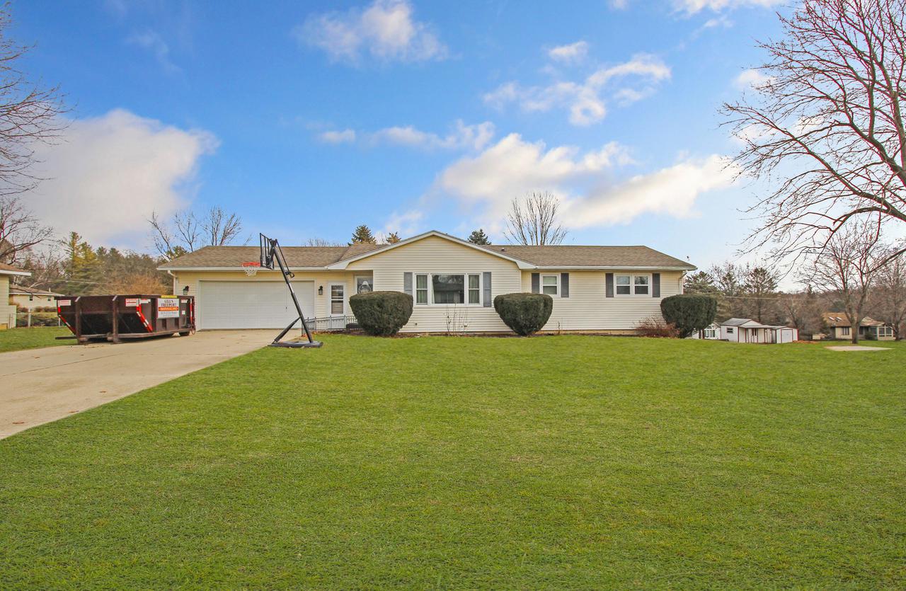 2273 N Lynn Ave., Freeport, IL 61032
