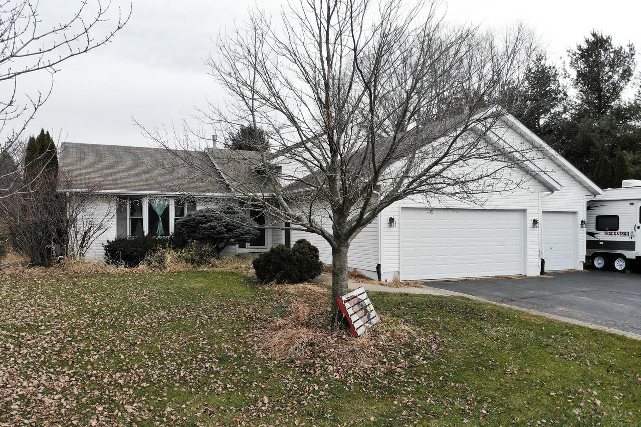 5292 E Hubbard Tr., Byron, IL 61010