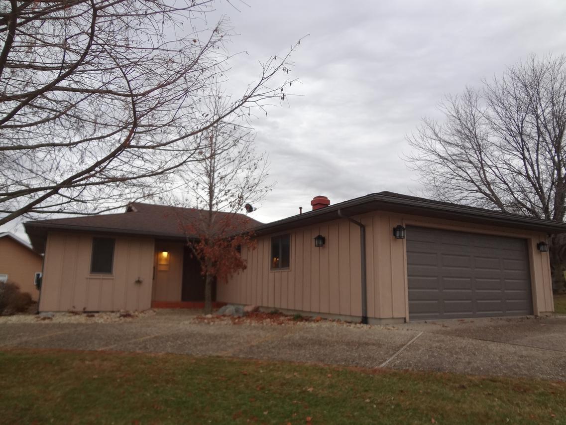 110 Aspen Dr., Clinton, IL 61727