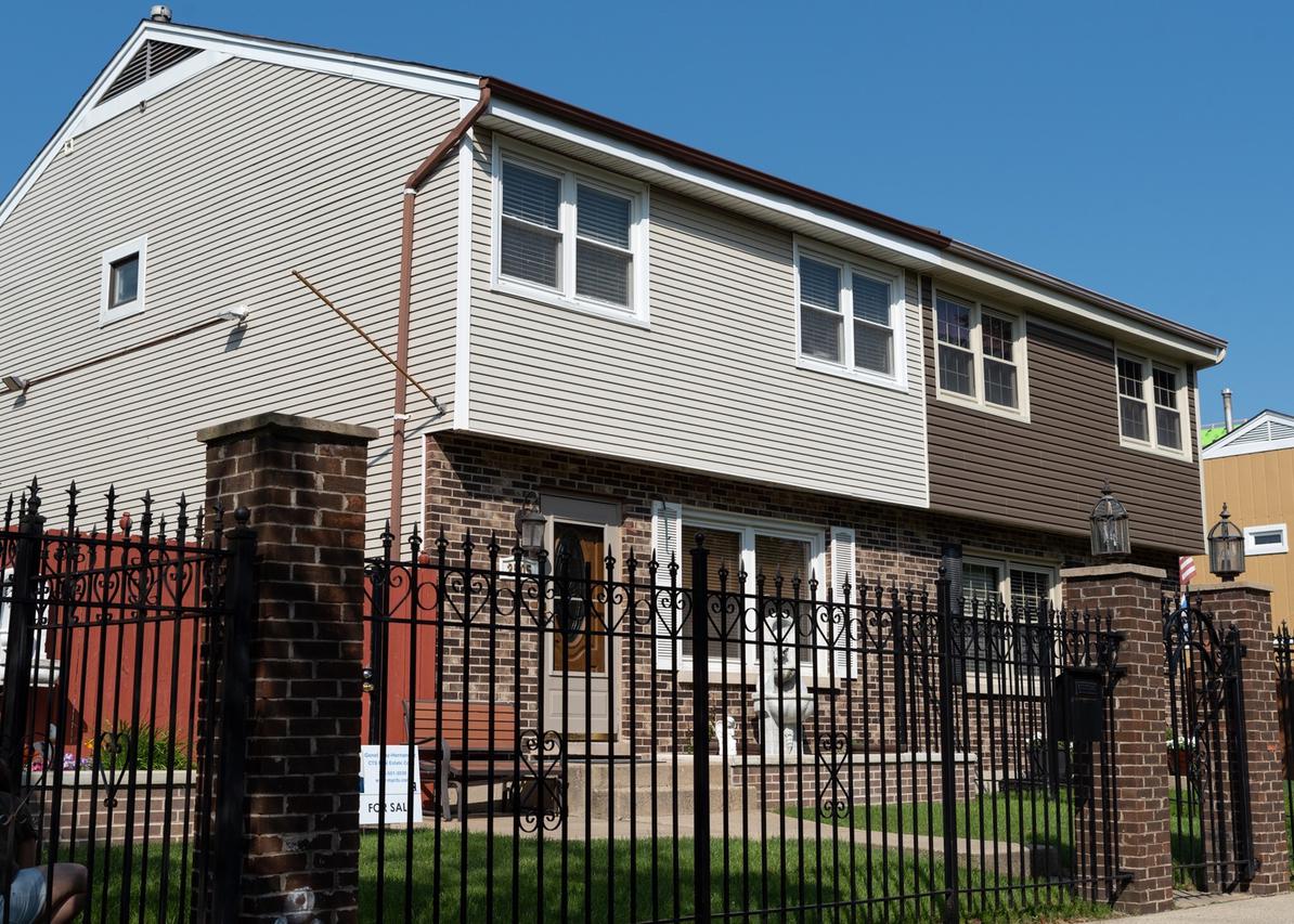 2505 N Linden Pl., Chicago, IL 60647