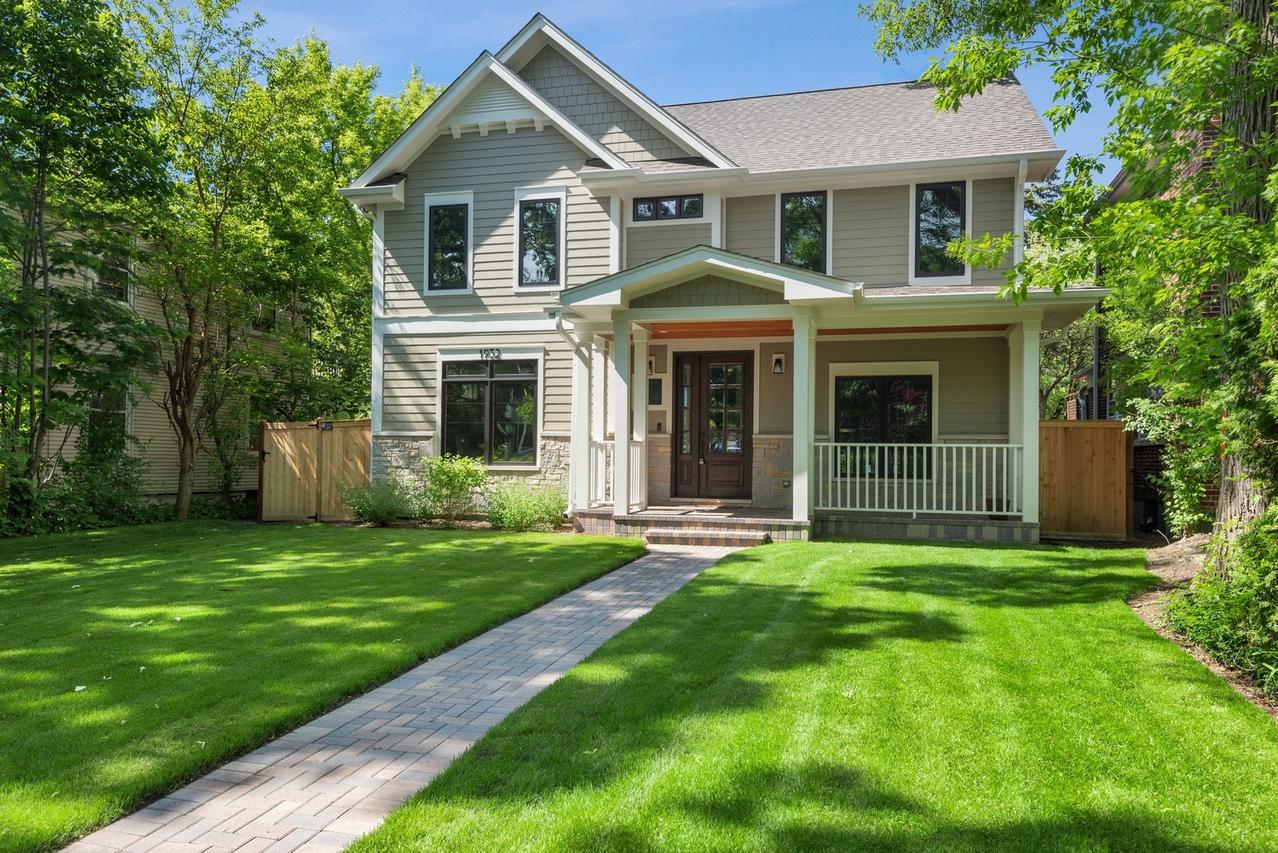 1932 Birchwood Ave., Wilmette, IL 60091