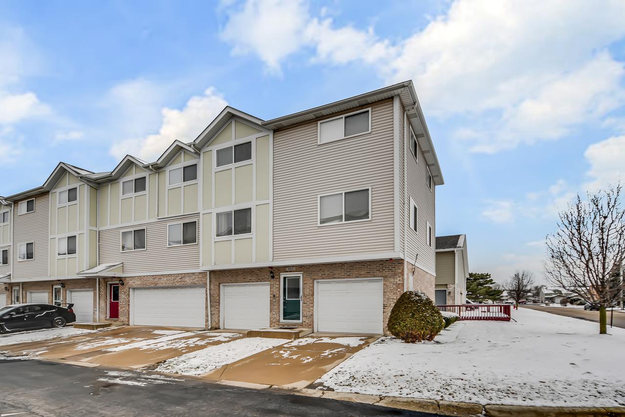 8201 Rachel Ln., Justice, IL 60458