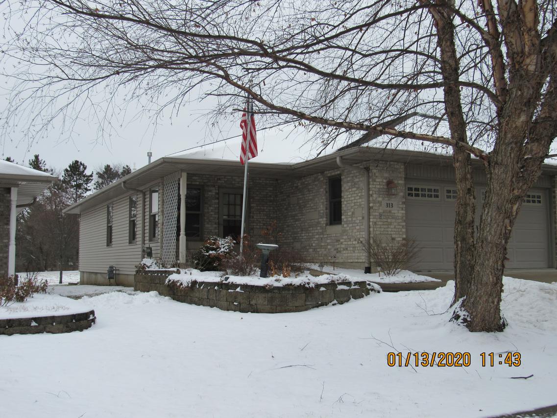 313 Autumnwood Ln., Dixon, IL 61021