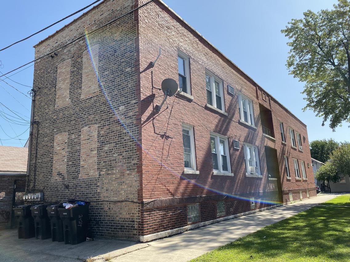 2424 W 45th St., Chicago, IL 60632