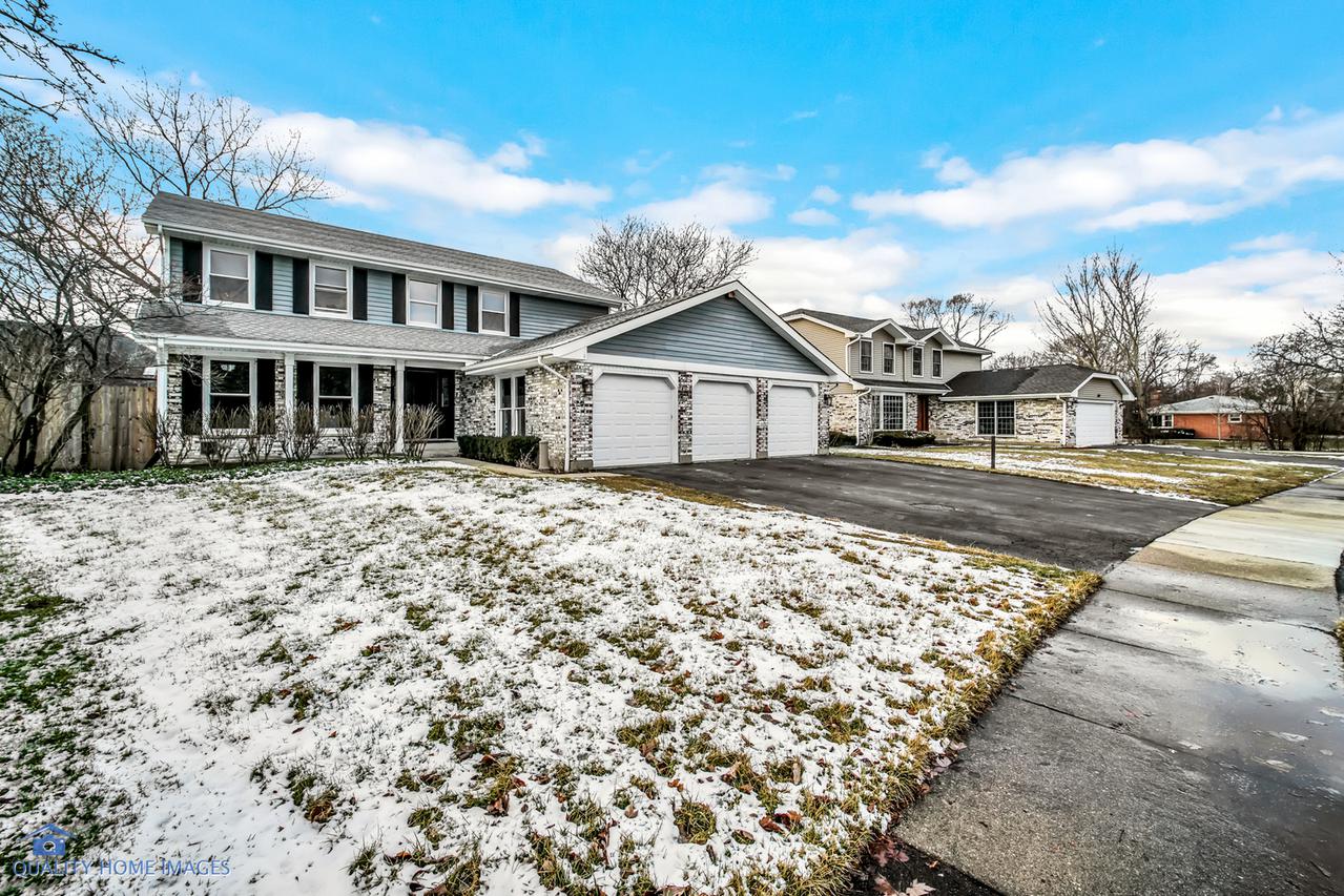 206 Constance Ln., Northbrook, IL 60062