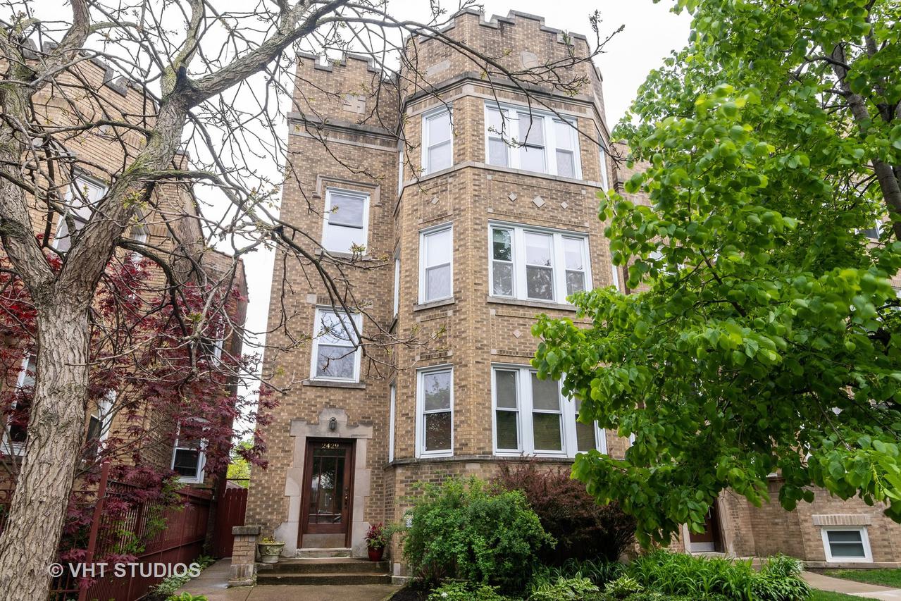 2429 W Fargo Ave. #3, Chicago, IL 60645