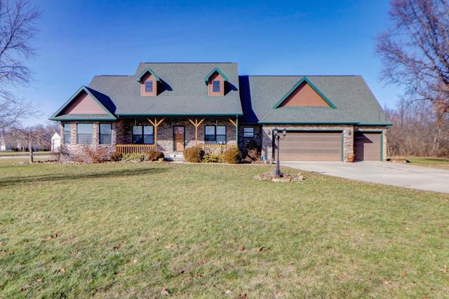 136 S Shores, Sullivan, IL 61951